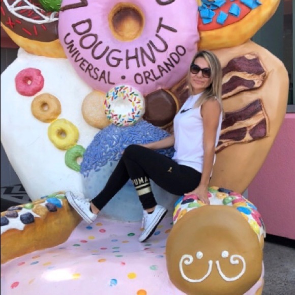 Meet your Posher, Pamela - Picture 4 of 4